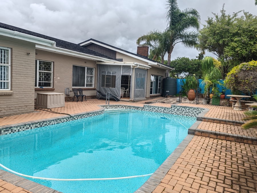 4 Bedroom Property for Sale in Vanes Estate Eastern Cape